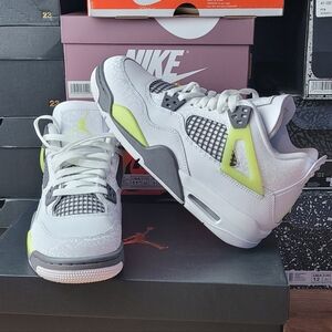 Nike Air Jordan 4 Retro (GS) Kids White and Gray Shoes Size 6.5